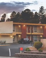 Kings House Motor Hotel