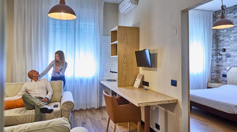 <b>Nuovo Miramonti Hotel Suite</b>. Images powered by <a href="https://iceportal.shijigroup.com/" title="IcePortal" target="_blank">IcePortal</a>.