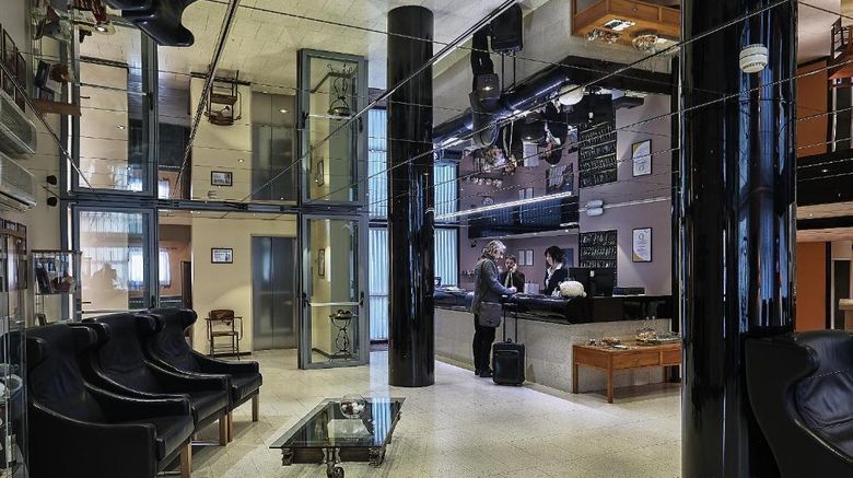 <b>Nuovo Miramonti Hotel Lobby</b>. Images powered by <a href="https://iceportal.shijigroup.com/" title="IcePortal" target="_blank">IcePortal</a>.