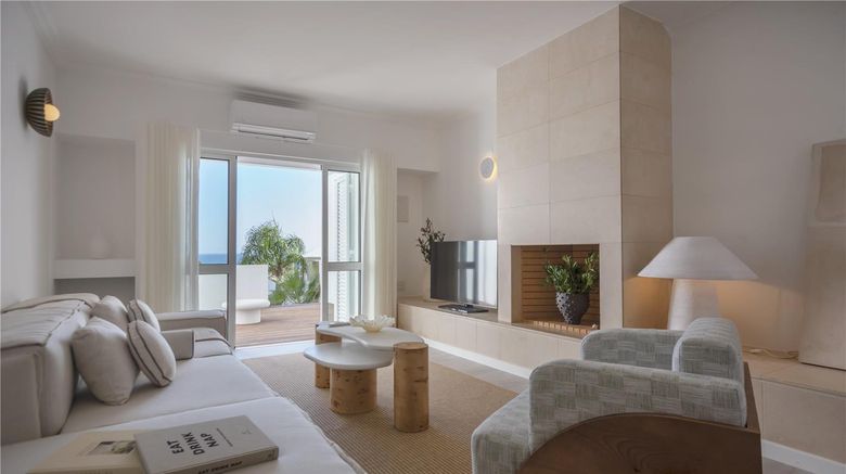 <b>Hotel Velamar Suite</b>. Images powered by <a href="https://iceportal.shijigroup.com/" title="IcePortal" target="_blank">IcePortal</a>.
