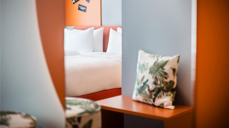 <b>Me and All Hotel Leipzig Room</b>. Images powered by <a href="https://iceportal.shijigroup.com/" title="IcePortal" target="_blank">IcePortal</a>.