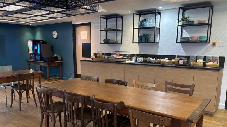 <b>Hotel Initial Balladins Tours Sud Restaurant</b>. Images powered by <a href="https://iceportal.shijigroup.com/" title="IcePortal" target="_blank">IcePortal</a>.