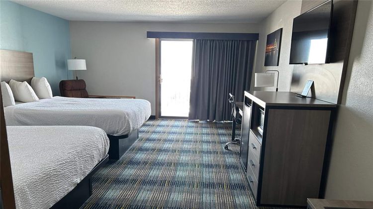 AmericInn Saint Ignace Lakefront Room