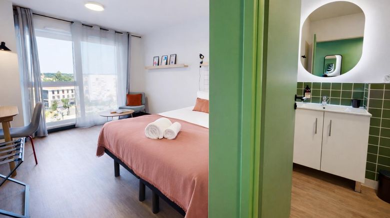 <b>Hife Toulouse Labege Room</b>. Images powered by <a href="https://iceportal.shijigroup.com/" title="IcePortal" target="_blank">IcePortal</a>.