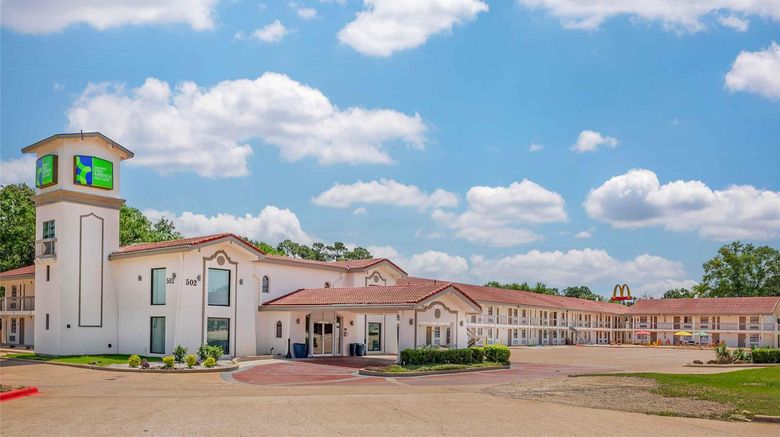 <b>Extended Stay America Longview Exterior</b>. Images powered by <a href="https://iceportal.shijigroup.com/" title="IcePortal" target="_blank">IcePortal</a>.