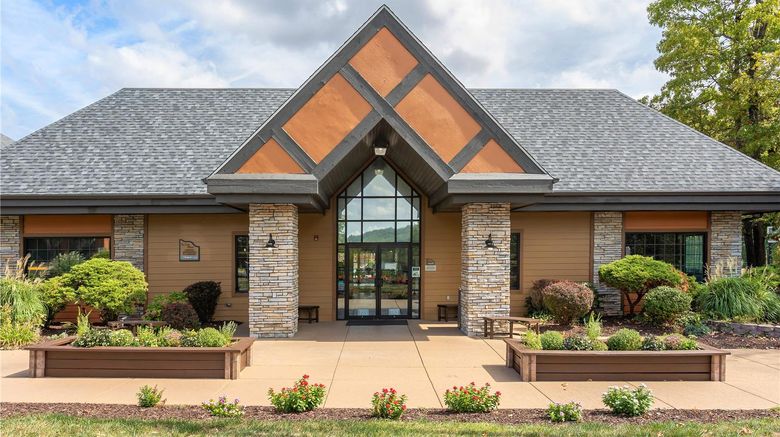 <b>Hilton Vacation Club The Falls Village Exterior</b>. Images powered by <a href="https://iceportal.shijigroup.com/" title="IcePortal" target="_blank">IcePortal</a>.