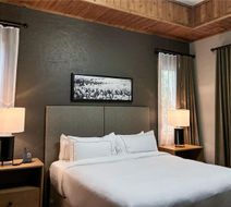 Hilton Grand Vacations Club Stonewater Room