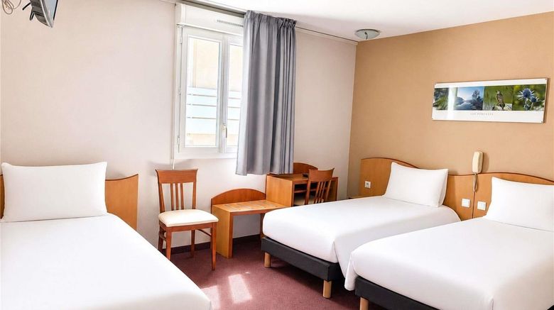 <b>Hotel Saint Georges Lourdes Room</b>. Images powered by <a href="https://iceportal.shijigroup.com/" title="IcePortal" target="_blank">IcePortal</a>.