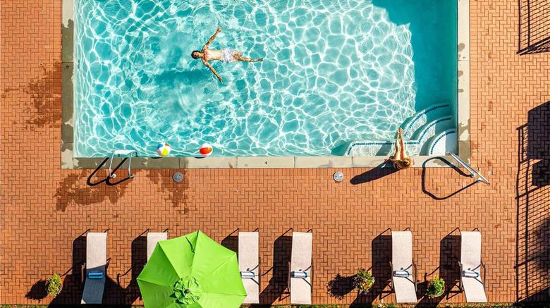 <b>The Bayview Hotel Pool</b>. Images powered by <a href="https://iceportal.shijigroup.com/" title="IcePortal" target="_blank">IcePortal</a>.