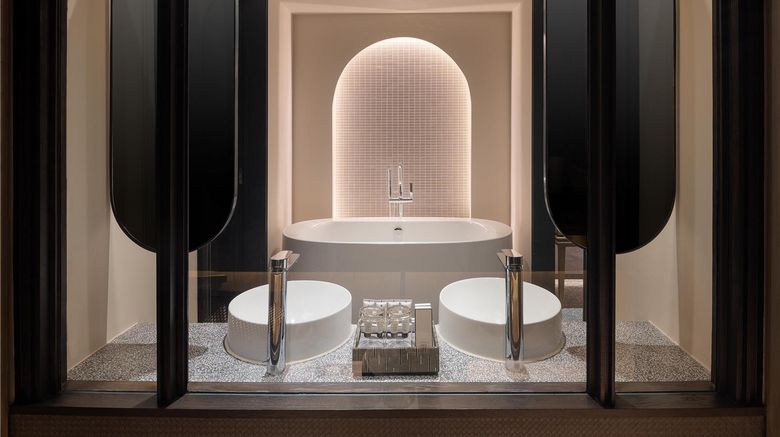 <b>Cross Pattaya Pratamnak Room</b>. Images powered by <a href="https://iceportal.shijigroup.com/" title="IcePortal" target="_blank">IcePortal</a>.