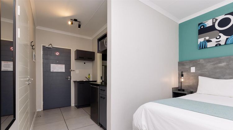 MINT Express Melrose View Room