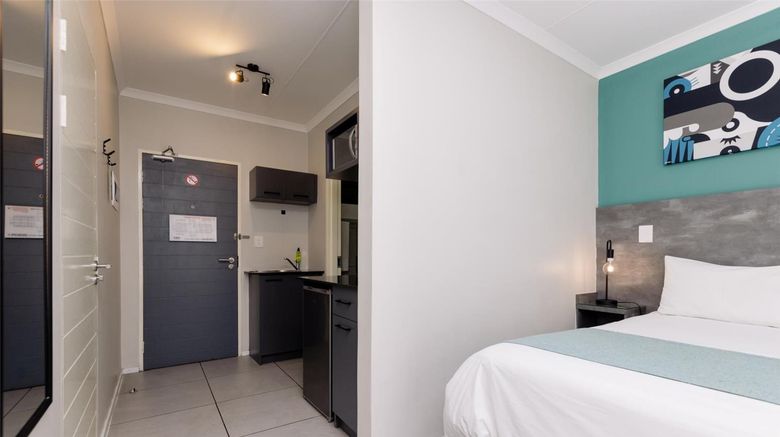 <b>MINT Express Melrose View Room</b>. Images powered by <a href="https://iceportal.shijigroup.com/" title="IcePortal" target="_blank">IcePortal</a>.