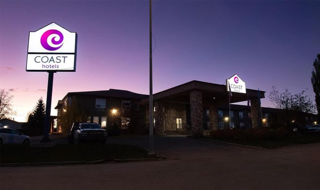 Lakeview Inn & Suites Edson Arpt West Exterior
