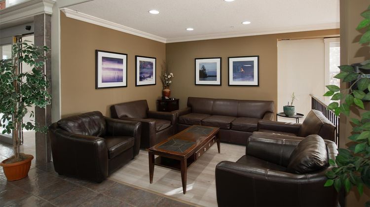 Lakeview Inn & Suites Edson Arpt West Lobby