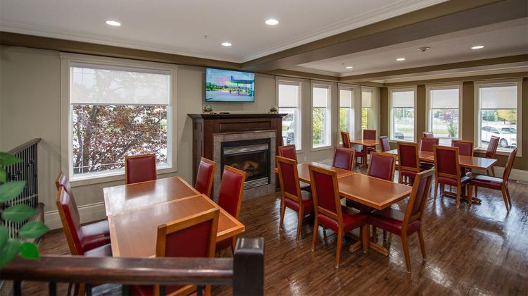 Lakeview Inn & Suites Edson Arpt West Restaurant