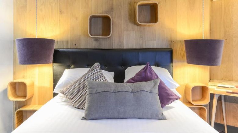 <b>Ze Hotel Room</b>. Images powered by <a href="https://iceportal.shijigroup.com/" title="IcePortal" target="_blank">IcePortal</a>.
