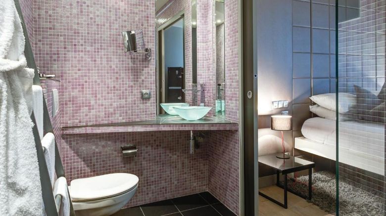 <b>Ze Hotel Room</b>. Images powered by <a href="https://iceportal.shijigroup.com/" title="IcePortal" target="_blank">IcePortal</a>.