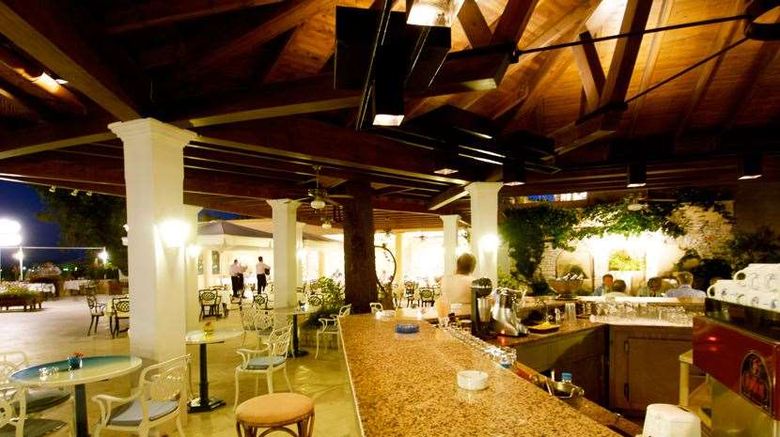 <b>Corfu Palace Hotel Garitsa Bay Restaurant</b>. Images powered by <a href="https://iceportal.shijigroup.com/" title="IcePortal" target="_blank">IcePortal</a>.