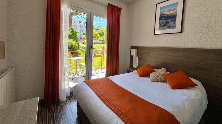 <b>Inter Hotel De France Room</b>. Images powered by <a href="https://iceportal.shijigroup.com/" title="IcePortal" target="_blank">IcePortal</a>.