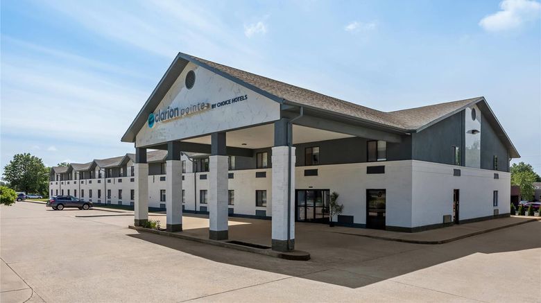 <b>Clarion Pointe Springfield Southeast Exterior</b>. Images powered by <a href="https://iceportal.shijigroup.com/" title="IcePortal" target="_blank">IcePortal</a>.