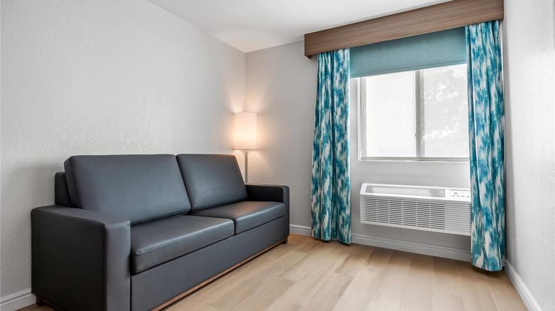 <b>Clarion Pointe Springfield Southeast Suite</b>. Images powered by <a href="https://iceportal.shijigroup.com/" title="IcePortal" target="_blank">IcePortal</a>.