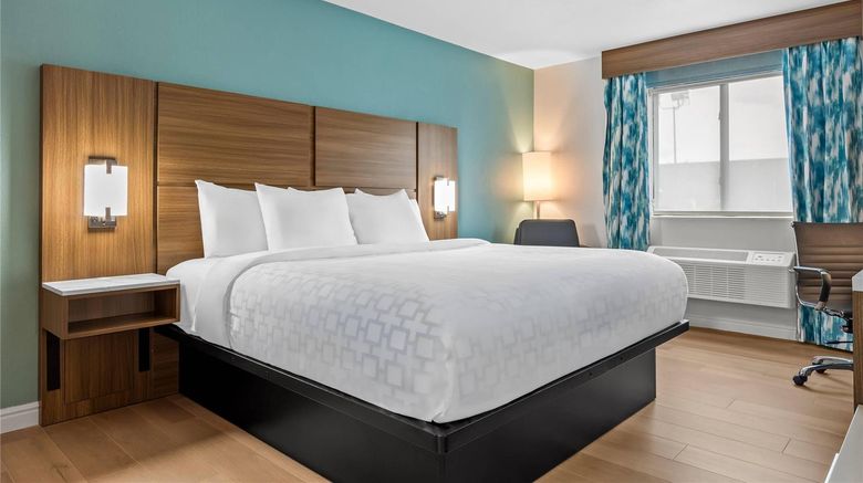 <b>Clarion Pointe Springfield Southeast Room</b>. Images powered by <a href="https://iceportal.shijigroup.com/" title="IcePortal" target="_blank">IcePortal</a>.