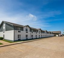 Clarion Pointe Springfield Southeast Exterior