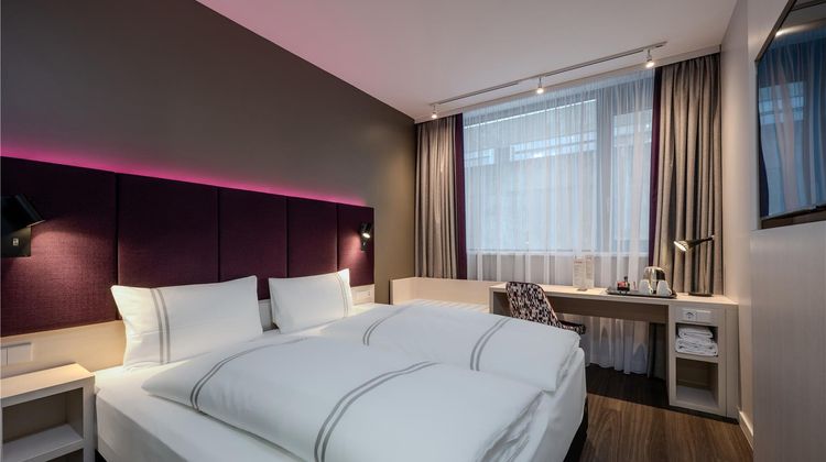 Super 8 by Wyndham Koblenz Room