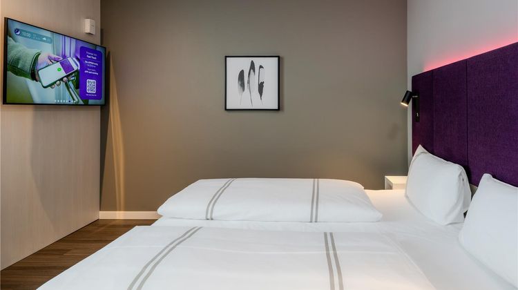 Super 8 by Wyndham Koblenz Room