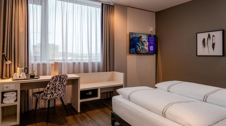 Super 8 by Wyndham Koblenz Room
