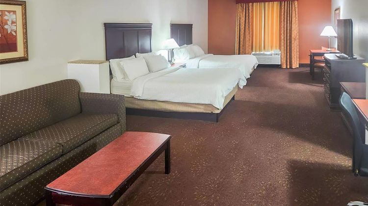 Country Inn & Suites Terrell Suite