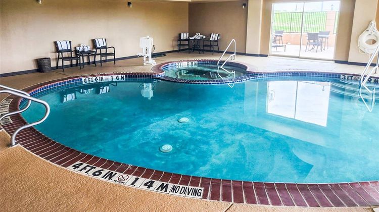 Holiday Inn Express Hotel & Suites Pool