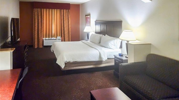 Country Inn & Suites Terrell Suite