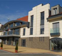 Gokart Hotel & Restaurant Exterior