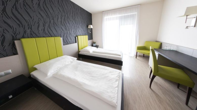 <b>Gokart Hotel & Restaurant Room</b>. Images powered by <a href="https://iceportal.shijigroup.com/" title="IcePortal" target="_blank">IcePortal</a>.