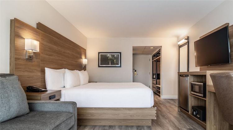 Atrium Hotel Vancouver Room