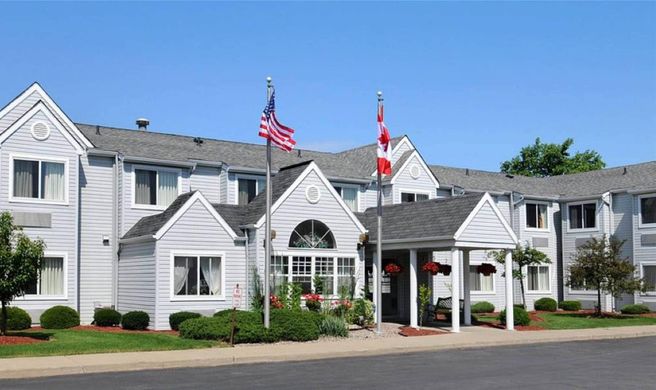CenterWay Hotel Tonawanda Exterior