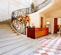 Chateau d'Ermenonville Lobby
