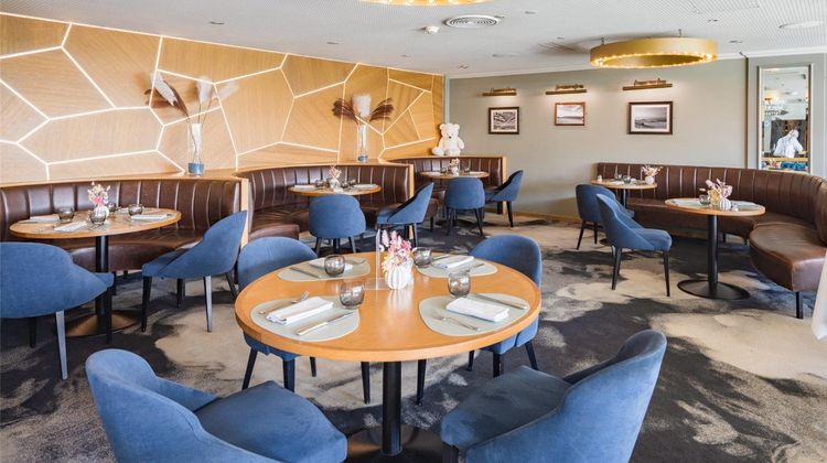 Everness Hotel & Resort Restaurant