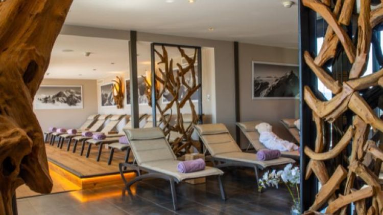 Everness Hotel & Resort Spa