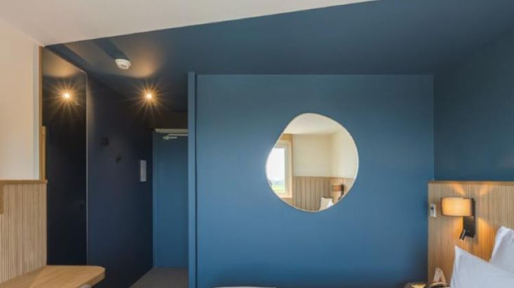 Everness Hotel & Resort Room