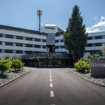 Everness Hotel & Resort