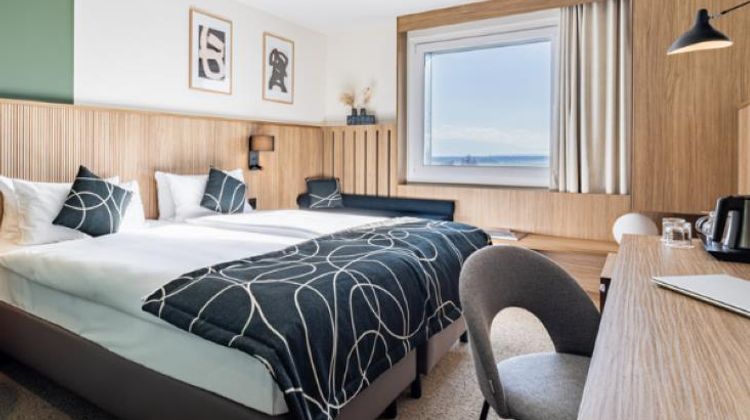 Everness Hotel & Resort Room
