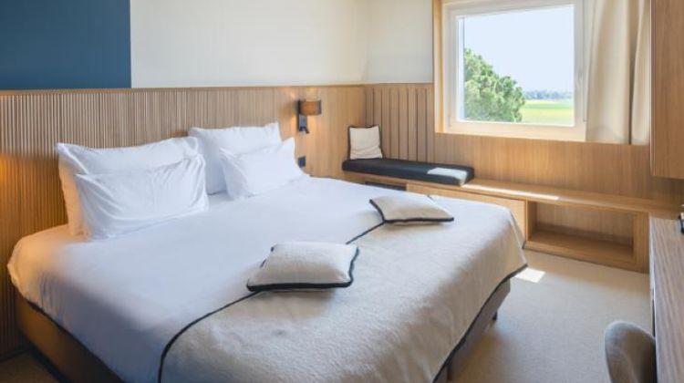 Everness Hotel & Resort Room