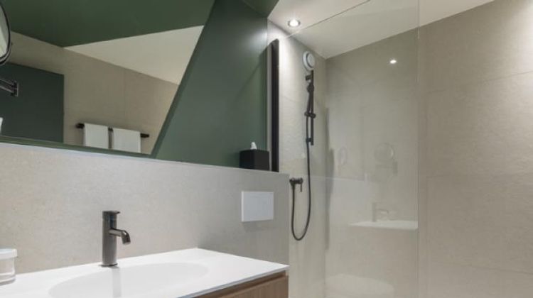 Everness Hotel & Resort Room