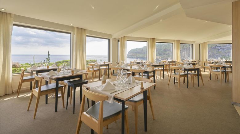<b>Caloura Hotel Resort Restaurant</b>. Images powered by <a href="https://iceportal.shijigroup.com/" title="IcePortal" target="_blank">IcePortal</a>.