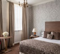 Brandshatch Place & Spa Room