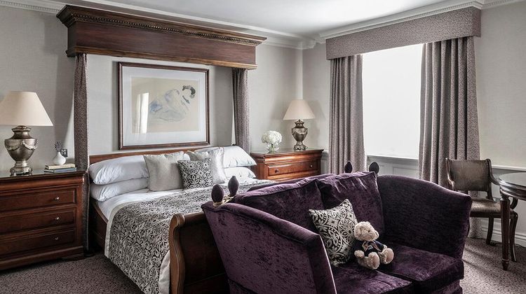 Brandshatch Place & Spa Suite