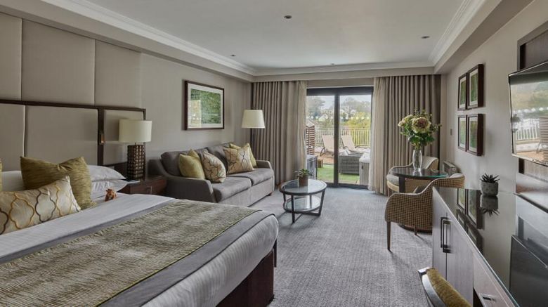 <b>St Pierre Park Hotel Suite</b>. Images powered by <a href="https://iceportal.shijigroup.com/" title="IcePortal" target="_blank">IcePortal</a>.