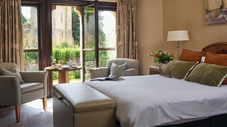 <b>Ettington Park Hotel, Warwickshire Room</b>. Images powered by <a href="https://iceportal.shijigroup.com/" title="IcePortal" target="_blank">IcePortal</a>.